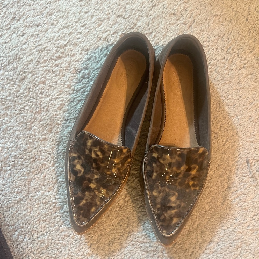 Sperry Tortoise pointed flats. Size 8 1/2. Worn only a few times.
